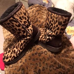 Size 7 Cheetah Print Authentic Ugg Boots